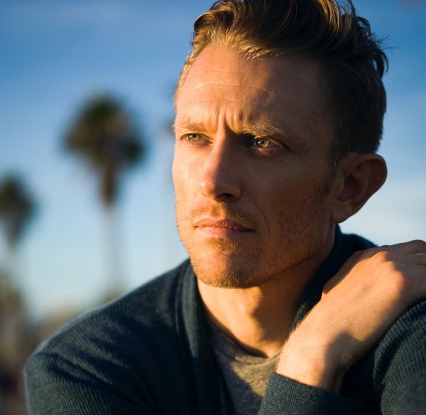Who is this actor/celebrity it's driving me mad!