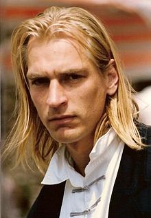 Who is this actor/celebrity it's driving me mad!