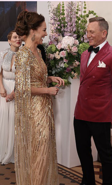 Kate Bond premiere look