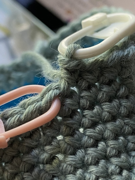 Can anyone please help me with a crochet pattern?