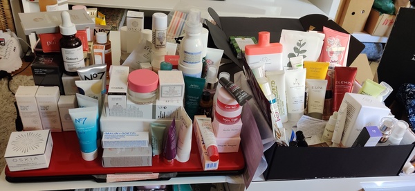 Beauty addicts anonymous! A wonderful community of hoarders!