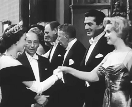 Royal Style - Leti loves a linear look, but Maxima's mantra is more!