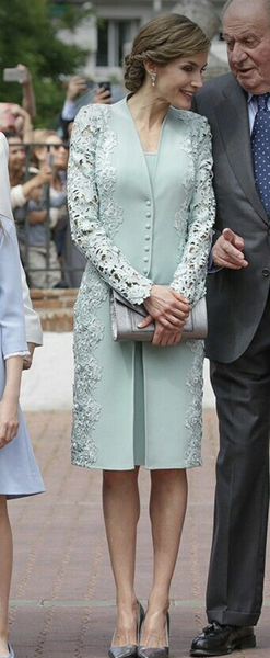 Royal Style - Leti loves a linear look, but Maxima's mantra is more!