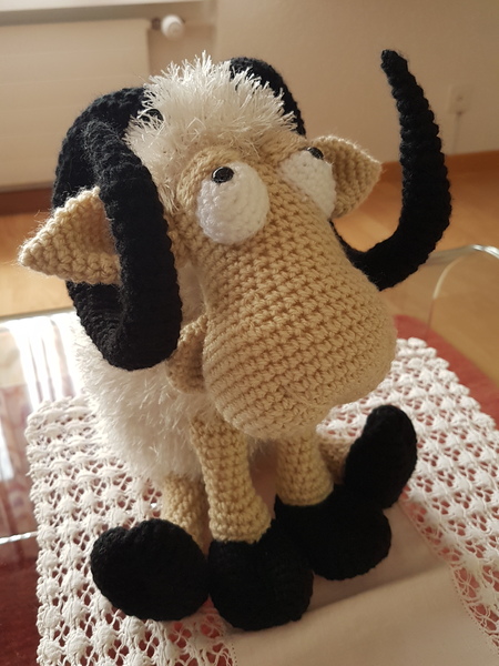 Confused about worsted weight and hook size!