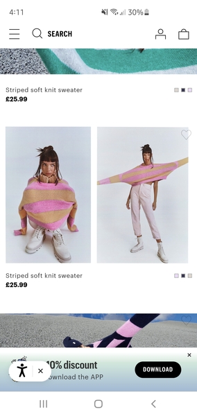 Models adopting unrealistic, weird position to sell us clothes! 😮