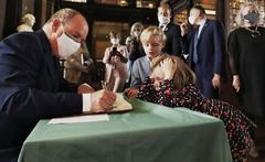 Royal Style - Leti loves a linear look, but Maxima's mantra is more!