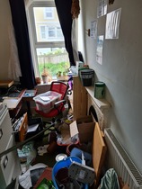 Any (aspiring) minimalists about?