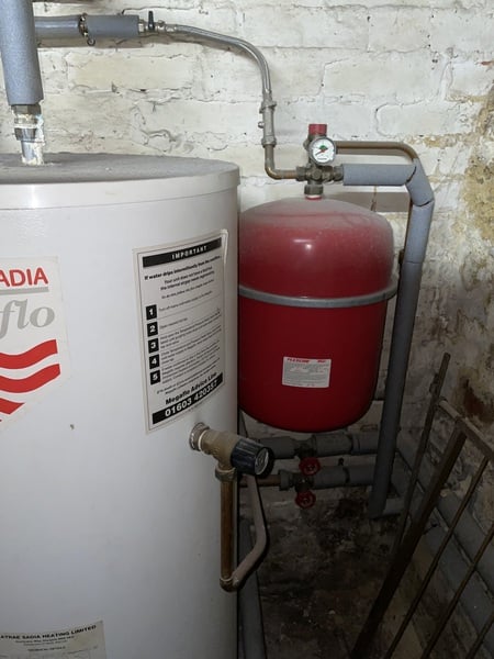 Shower issue, can anyone help me understand?