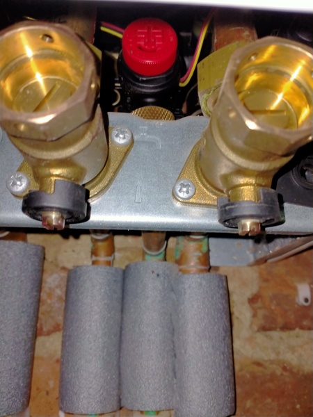 Boiler seemingly has no means of repressurising it