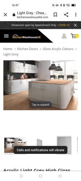 Worktops for pale grey cabinets
