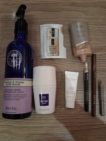 Beauty addicts anonymous! A wonderful community of hoarders!