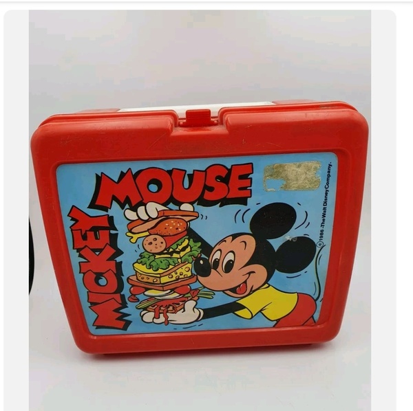 1970s/80s lunchboxes.