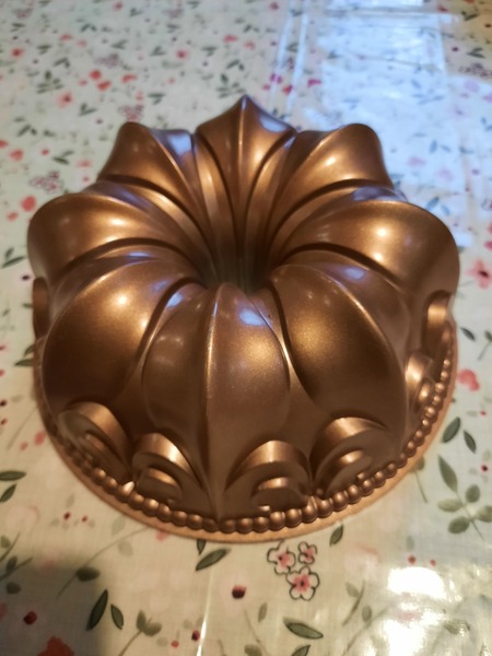 Show me your Bundt tins and cakes please!