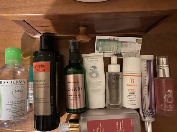 Beauty addicts anonymous! A wonderful community of hoarders!
