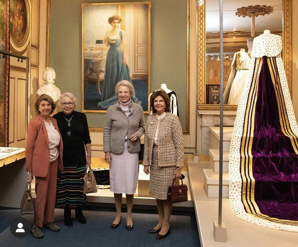 Royal Style - Max is back! Pringles are the new black!