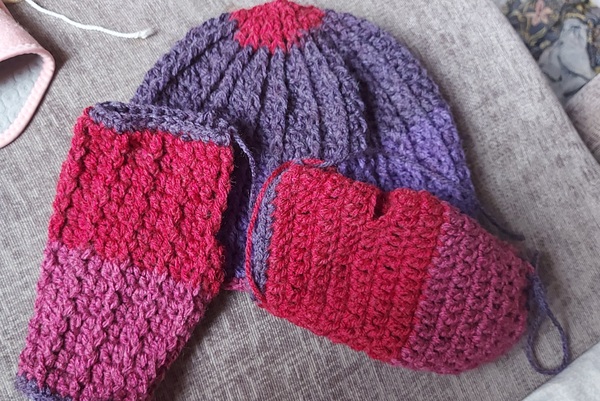 Knit, Crochet and Natter 6: Where there's a wool there's a way