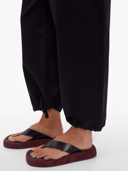 Les Parisiennes des Mamansnet: Do not ask the kock about les préservatifs in the food.