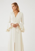 Please help me find an evening dress ☺️
