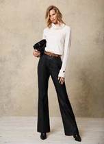 Can boots be worn with non skinny trousers?
