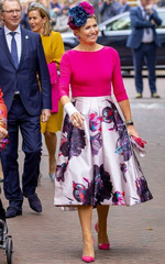Royal Style - Max is back! Pringles are the new black!