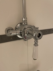 Shower issue, can anyone help me understand?