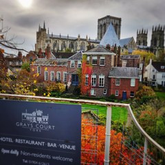 Nice hotel in York for me and mother, 86