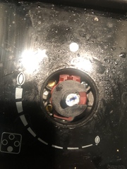 Adjusting the flame on a gas hob