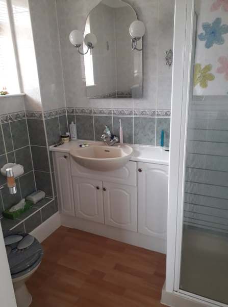 Fully tiled bathrooms - pros and cons