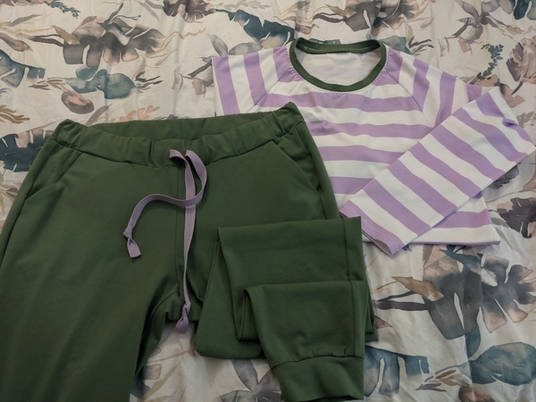 Stitch and bitch thread #3 Sewing is harder than it seams