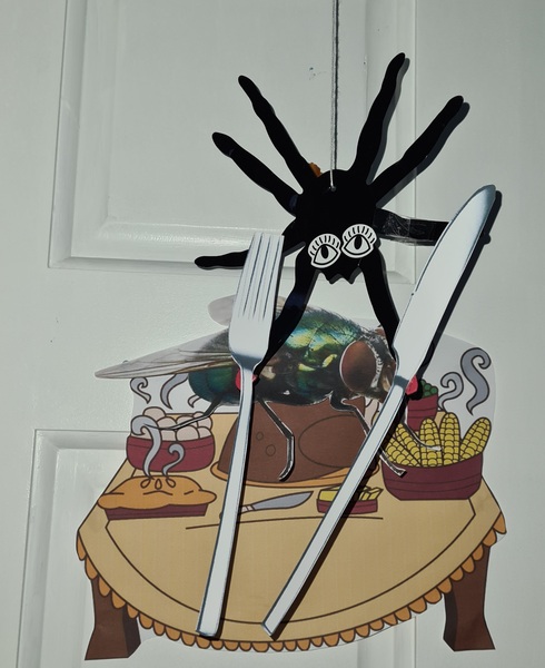 Help me dress up dd1's (Halloween decoration) spider?