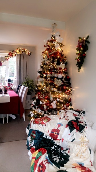 Are you one of this people with a perfect looking Christmas tree?