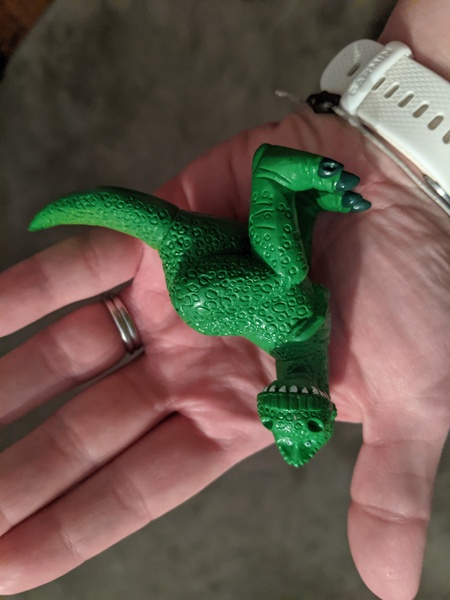 Can anyone help find a dinosaur for DD?