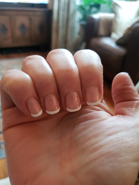 Please explain nail salons to me