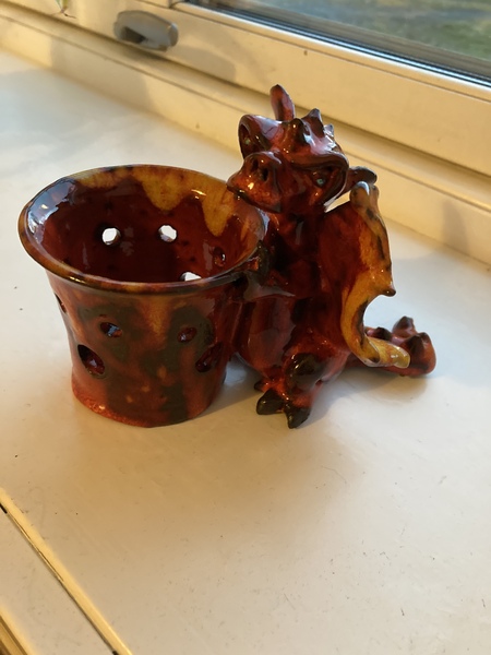 Swagger Inn 170. Autumn is here with a vengeance.  I think we'll just hide under the duvet --with HBFs-- until Spring.