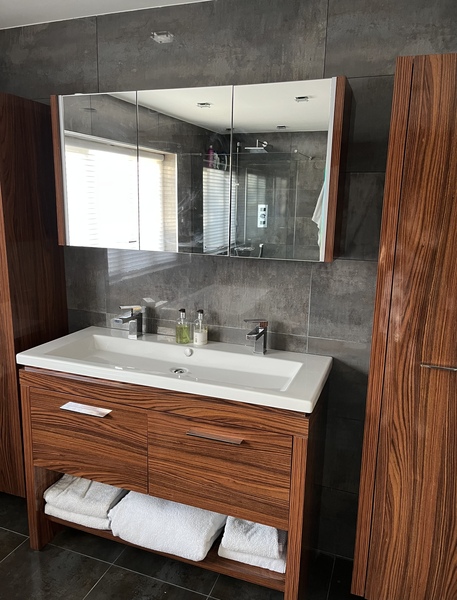 Fully tiled bathrooms - pros and cons