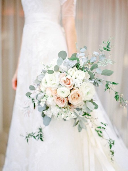 What colour bridesmaid dress for this wedding dress?