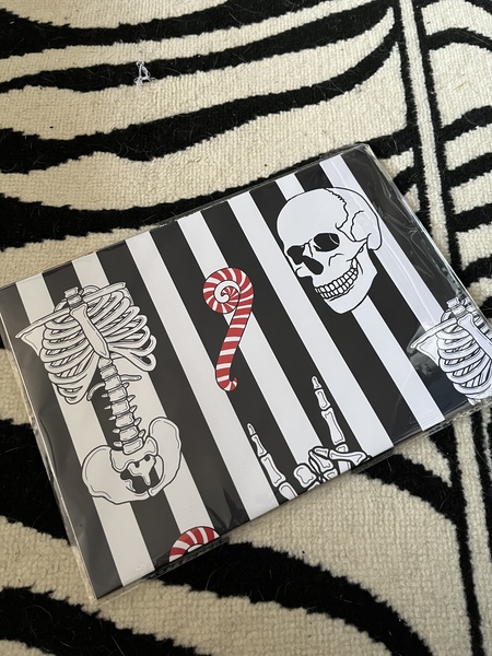 Show me your wrapping paper please