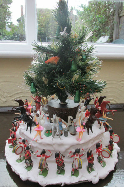 To remind everyone of the little Christmas gem on ebay, that no-one has bought yet.