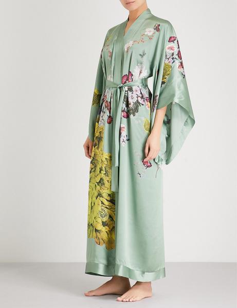 Does a stylish dressing gown exist?