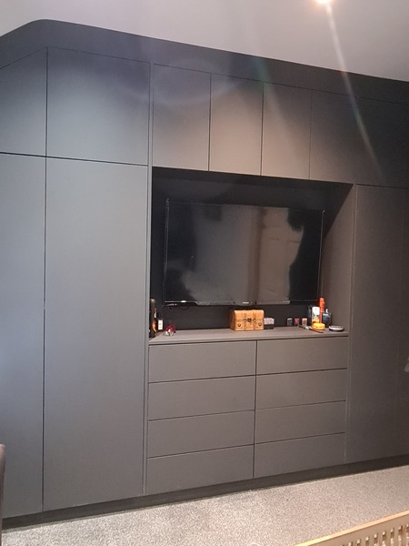Do you have a fitted wardrobe?