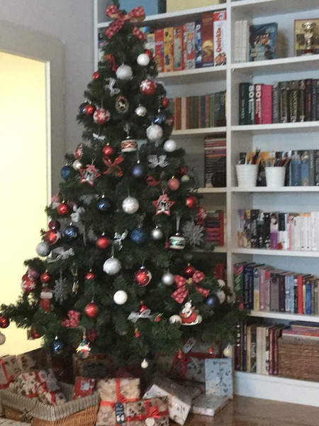 Are you one of this people with a perfect looking Christmas tree?