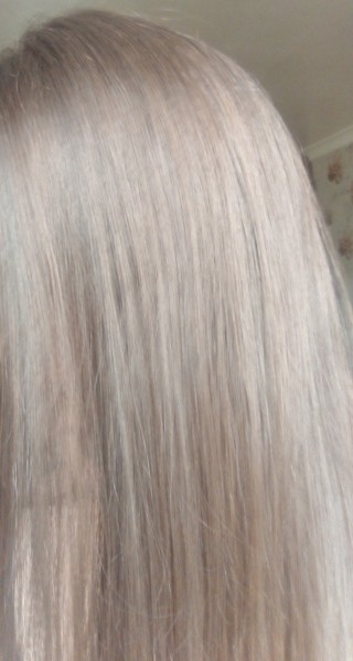 To be considering lightening my dark hair using honey