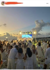 To be confused about friend’s Maldives holiday