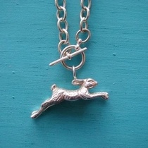 A universal necklace you can always wear?