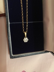 A universal necklace you can always wear?