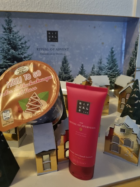 General “Waifs and Strays” Beauty Advent Calendar opening thread