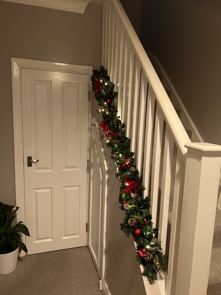 Garlands, how do you fix yours to the stairs?