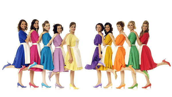 The colour of this dress has triggered a memory that I just can't place and its driving me mad! Anyone in their late 30's/early 40's please help!
