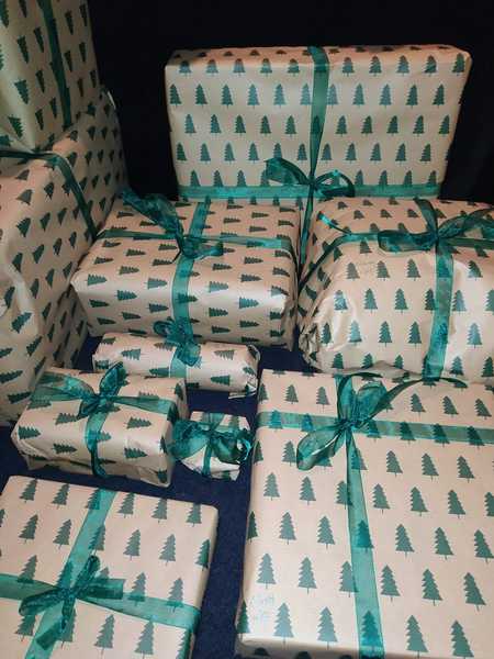 show us your wrapped presents!!