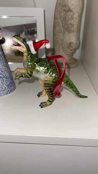 I've found THE best Christmas tree ornament